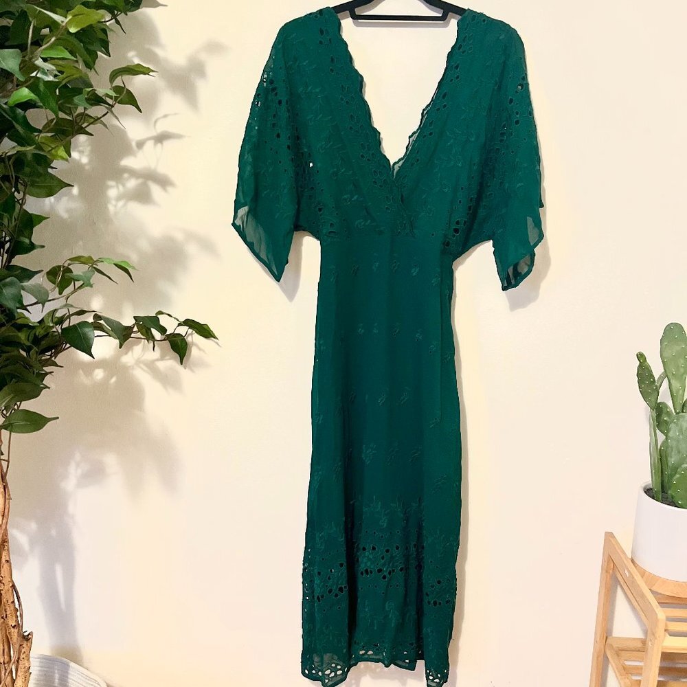 Like New Reformation Libbie Dress in Emerald Green, Size 2 - Picture 4 of 10